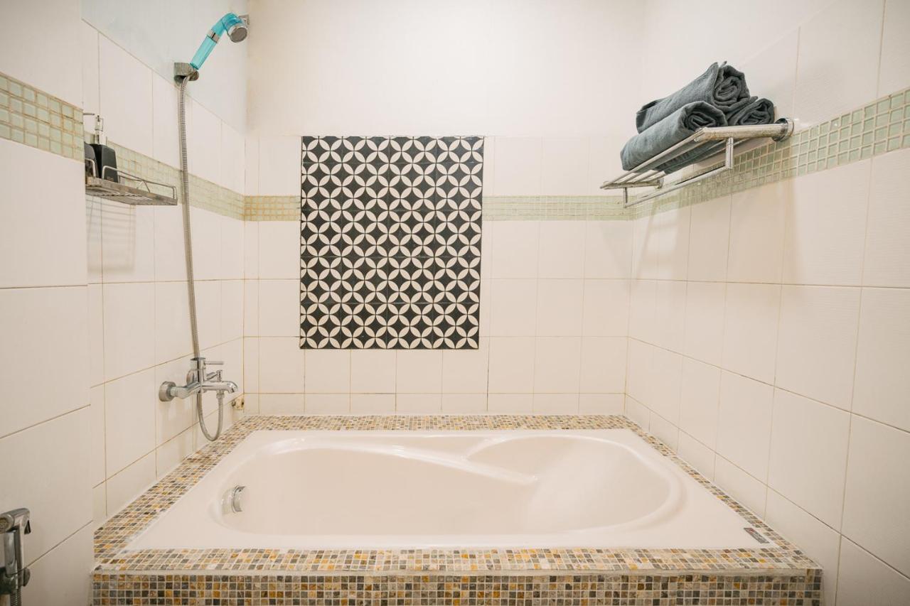 Entire French House With 4 Bedrooms In Hanoi Downtown Exteriör bild